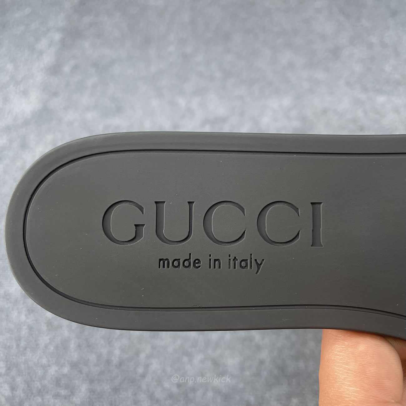 Gucci Interlocking G Flat Bottom Rubber Slipper (12) - newkick.vip